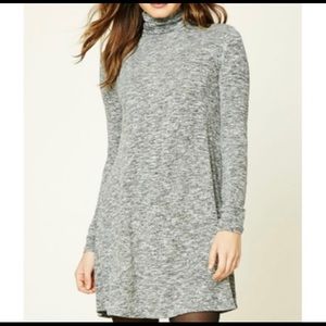 🐳 Forever 21 Swing Turtleneck Dress
